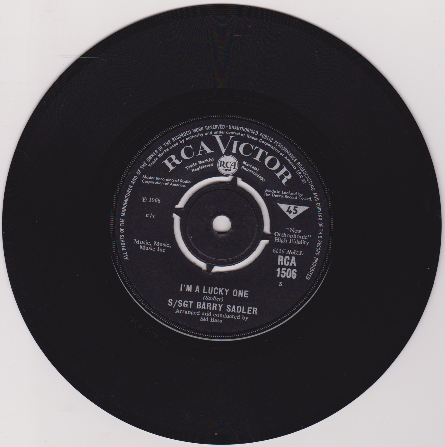 S/Sgt Barry Sadler – The Ballad Of The Green Berets (RCA 1966) 7" vinyl single VG/-