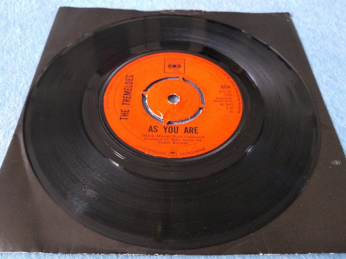 The Tremeloes - Suddenly You Love Me (CBS 1967) 7" vinyl single VG/-