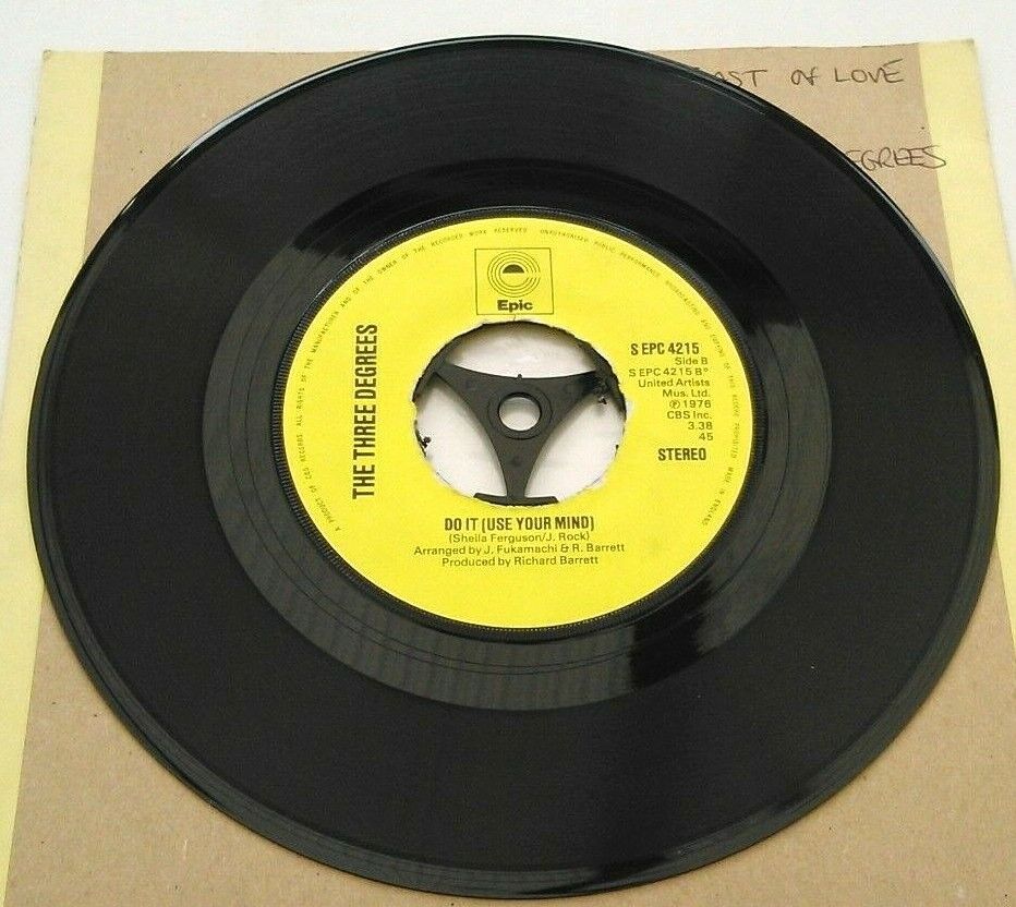 The Three Degrees – Toast Of Love (Epic, 1976) 7" vinyl single VG/-